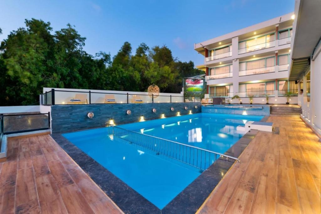 هتل گرند کانتنت